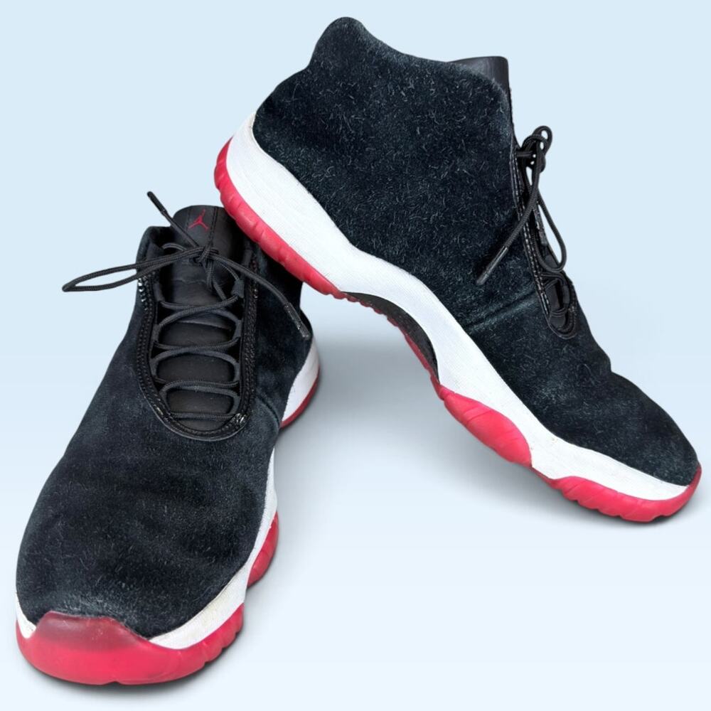 Nike Air Jordan Future Bred Black Red Men’s Size 12 Suede Sneakers AT0056-001